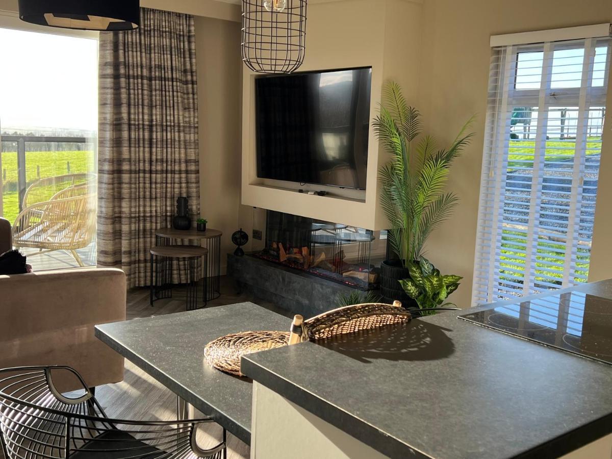 Loudoun Mains Luxury Lodges Newmilns ภายนอก รูปภาพ
